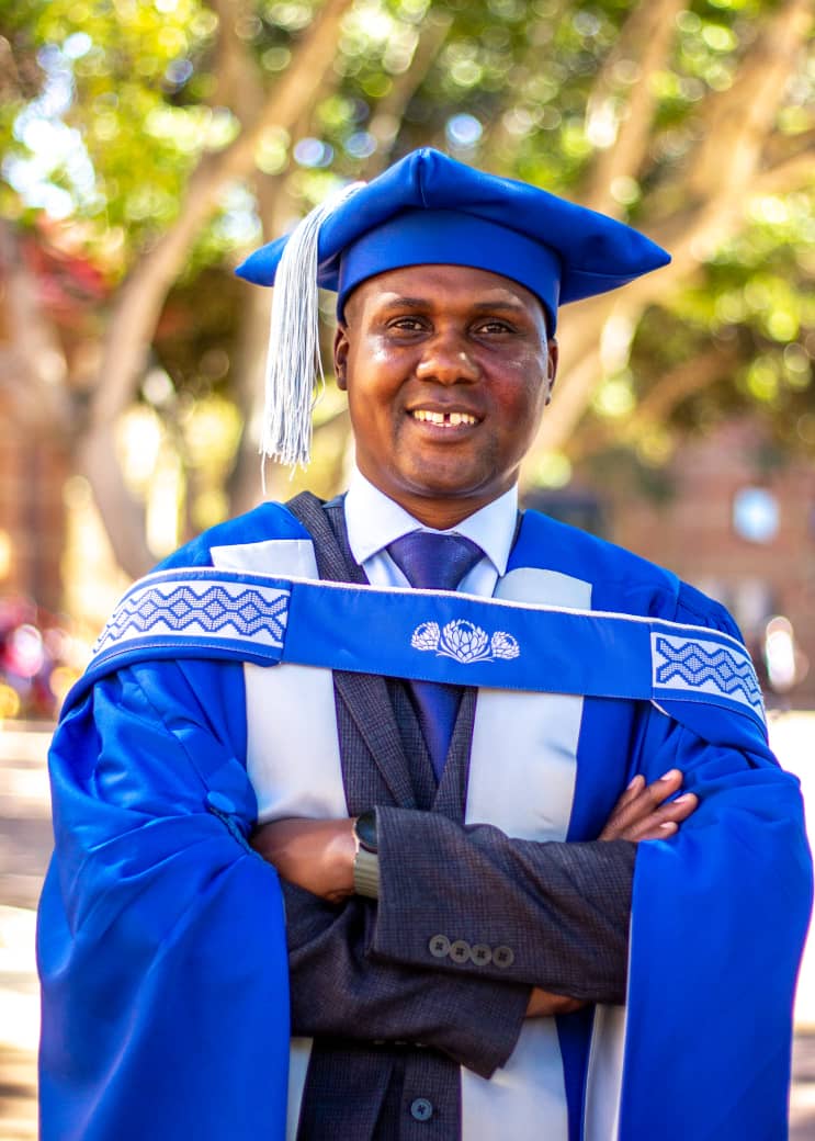 Elton Vakira
